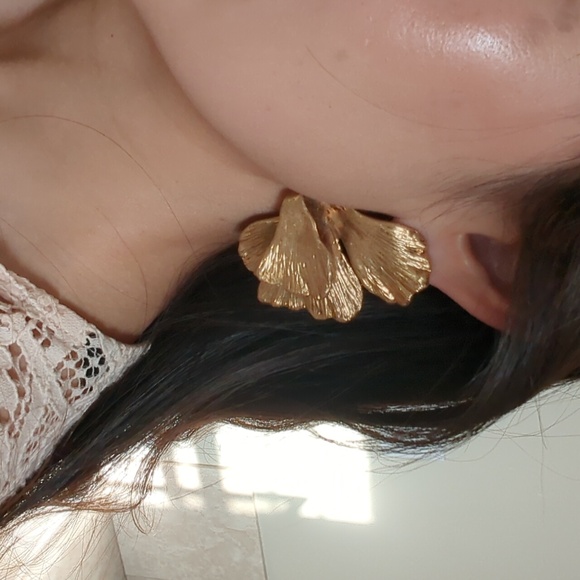 ZARA LEAF EARRINGS GOLDEN NWT - Picture 5 of 16